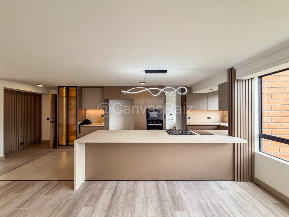 EN VENTA APARTAMENTO REMODELADO EN EL POBLADO