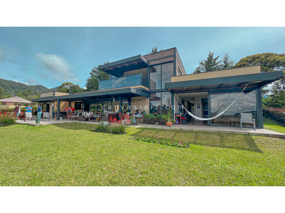 Casa Campestre en Parcelación Vía San Antonio - La Ceja
