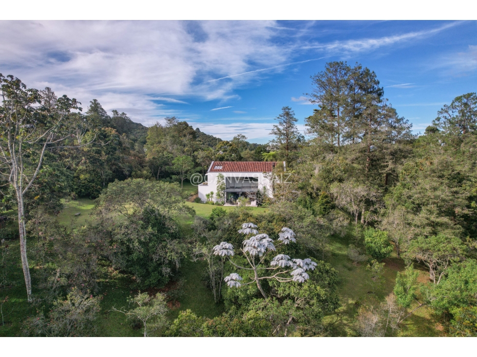 CASA CAMPESTRE EN PARCELACIÃN EL RETIROÂ