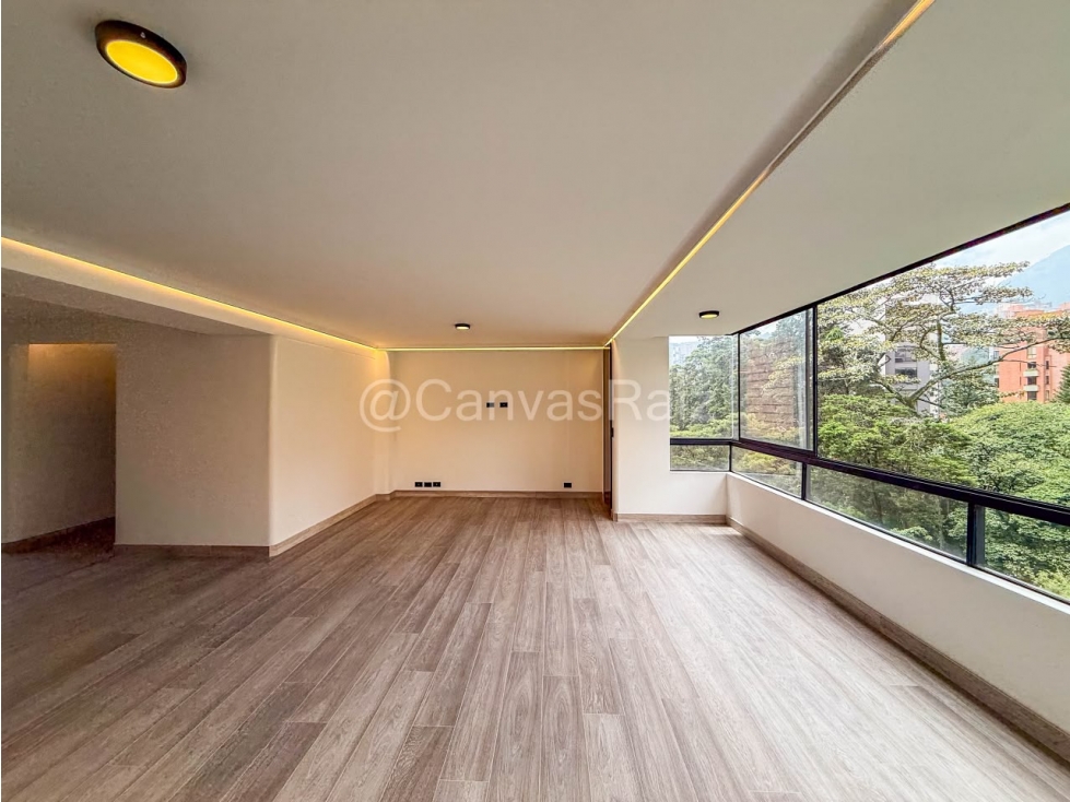 EN VENTA APARTAMENTO REMODELADO EN EL POBLADO — foto 3