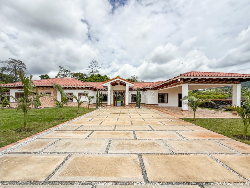 VENTA DE CASA COLONIAL PARA ESTRENAR EN PARCELACIÓN