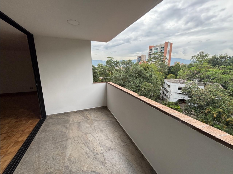 Venta de Apartamento Remodelado en El Poblado — foto 3