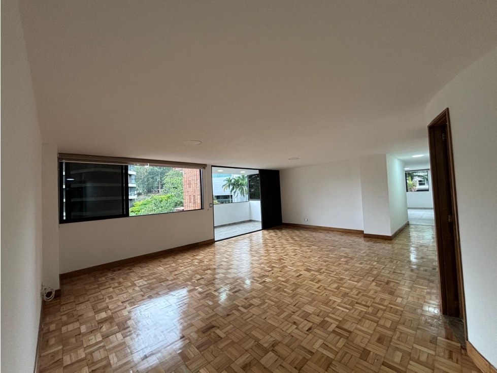 Venta de Apartamento Remodelado en El Poblado — foto 2