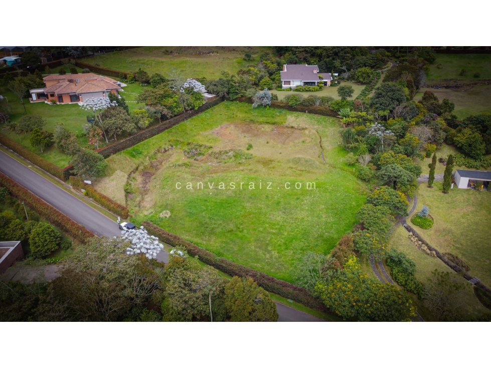 Lote en Parcelación Alto de Palmas - 2