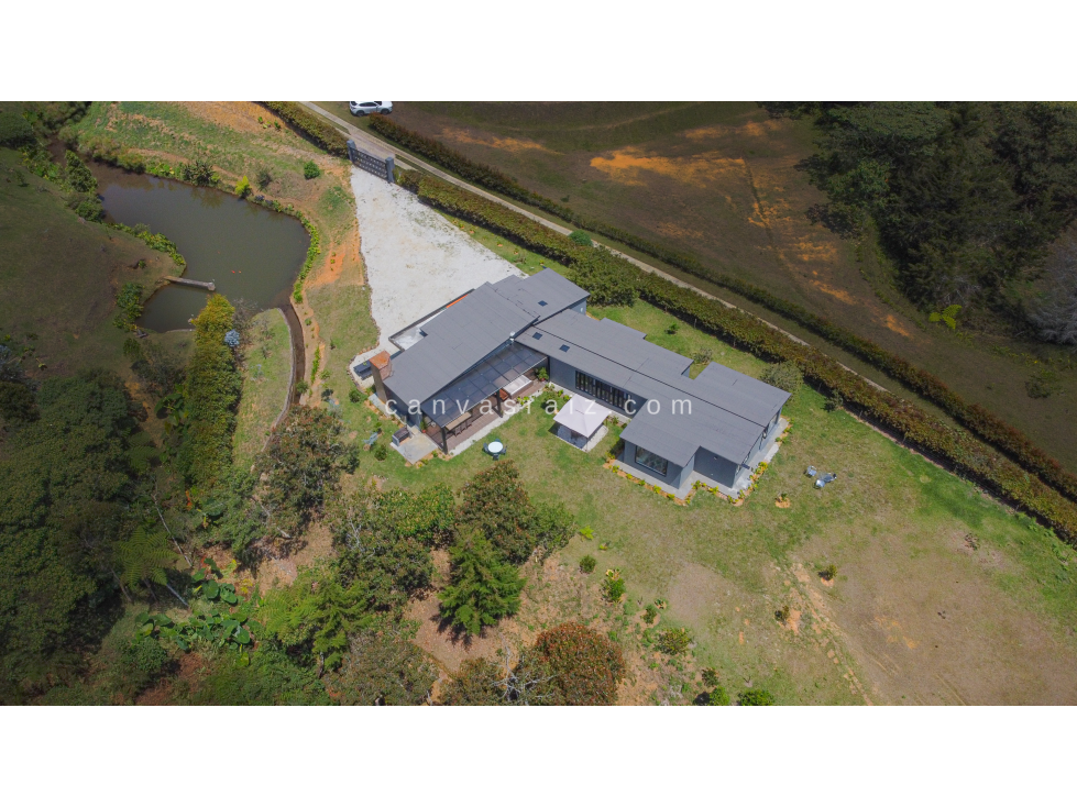 Finca en Condominio Vía Llanogrande - La Ceja - 2