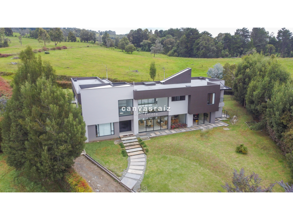 Casa Campestre en Parcelación Alto de Palmas