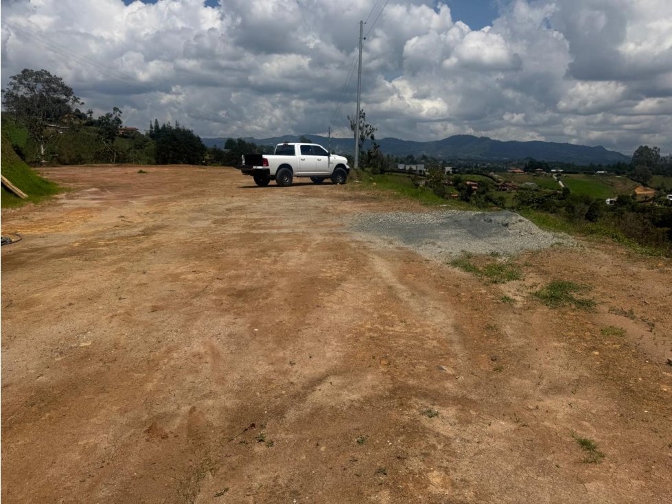 Lote Independiente Sector Aeropuerto con vista y bosque — foto 2