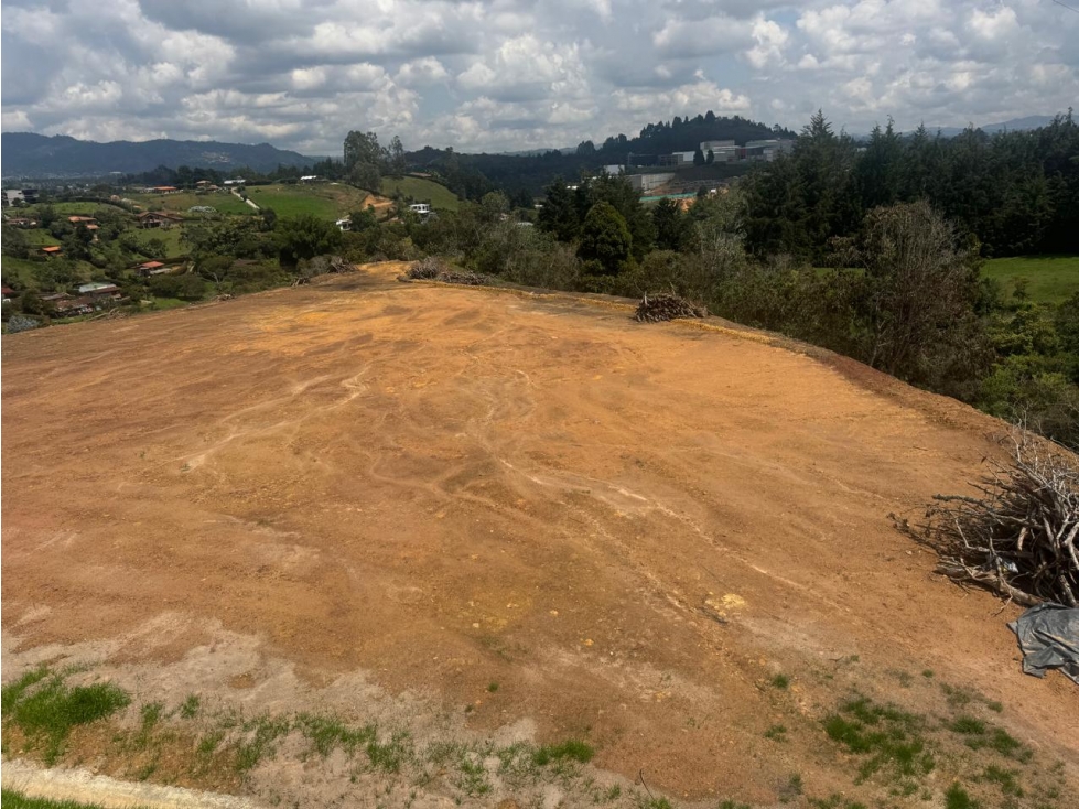 LOTE INDEPENDIENTE SECTOR AEROPUERTO — foto 2