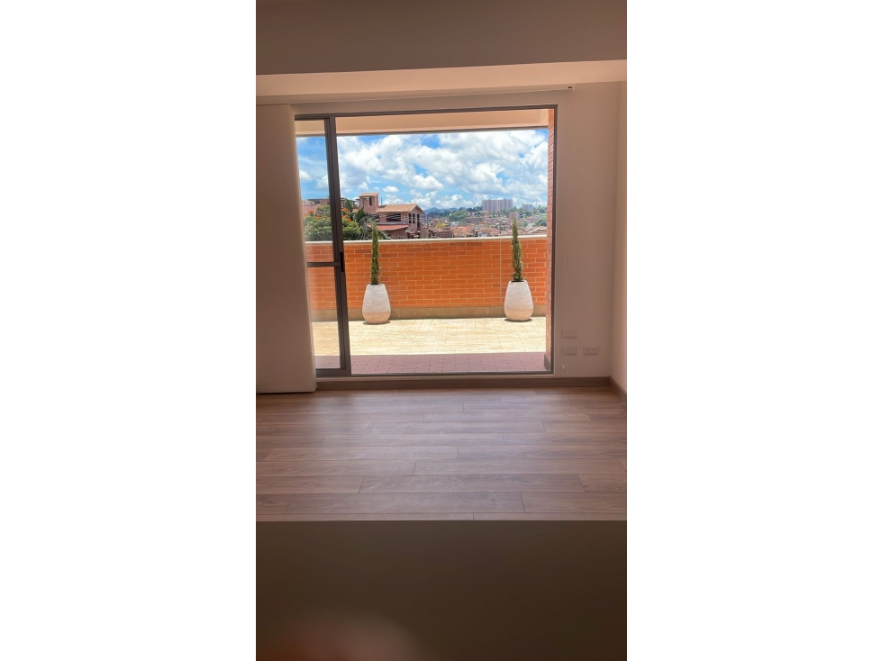 APARTAMENTO EN UNIDAD CERRADA EN RIONEGRO — foto 2