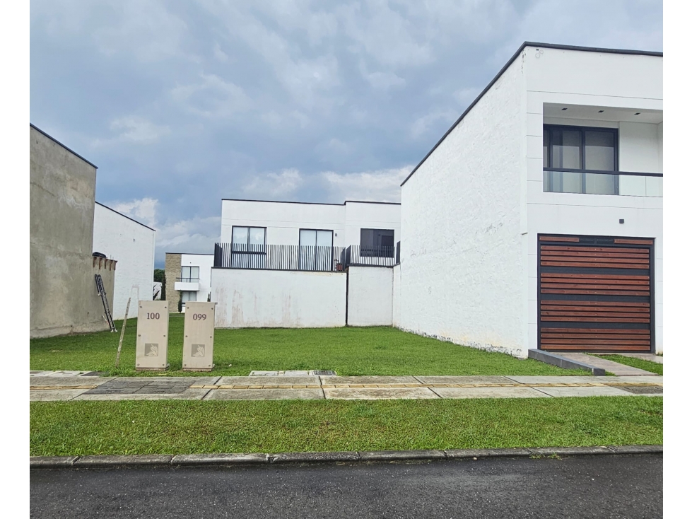 Se vende lote en unidad cerrada en San Antonio de Pereira