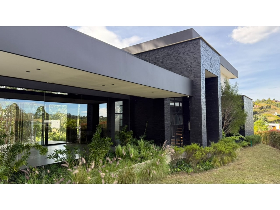 CASA CAMPESTRE EN PARCELACIÓN VÍA SAN ANTONIO - LA CEJA