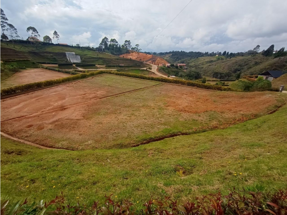 LOTE EN UNIDAD CERRADA SECTOR AEROPUERTO — foto 2