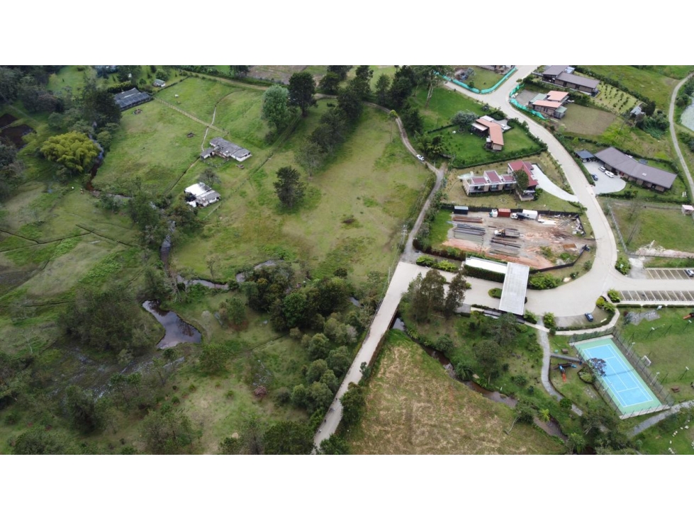 VENTA DE LOTE INDEPENDIENTE EN EL RETIRO — foto 2