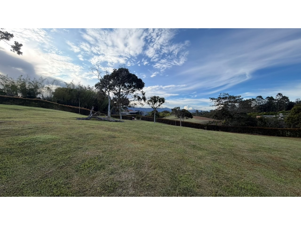 EN VENTA - LOTE EN PARCELACIÓN DETRÁS DEL CLUB DE LLANOGRANDE — foto 4