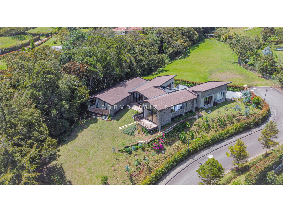 Casa Campestre en Parcelación Vía San Antonio - La Ceja