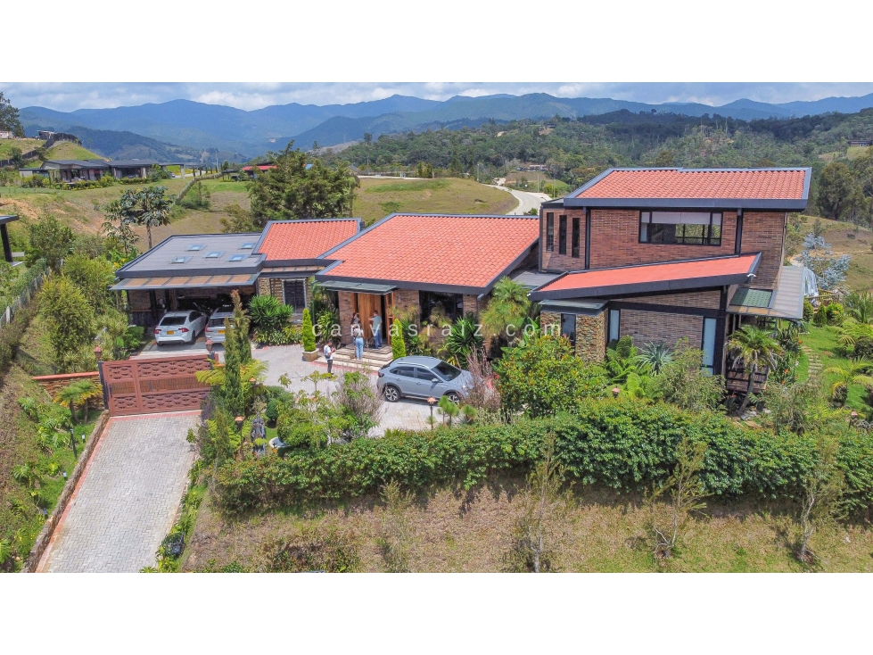 Venta de Casa Campestre en Parcelación El Retiro - 2