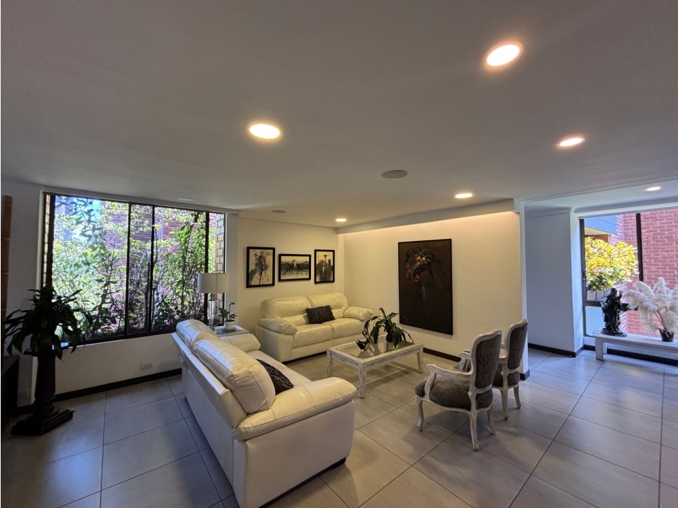Venta de Apartamento Remodelado El Poblado, Sector el Tesoro — foto 2