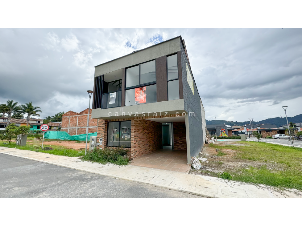 Casa en Unidad Cerrada La Ceja - 1