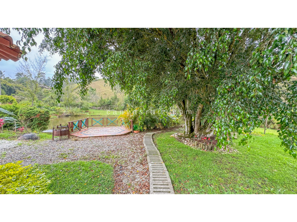 Finca en Parcela con Lago Vereda El Rosal