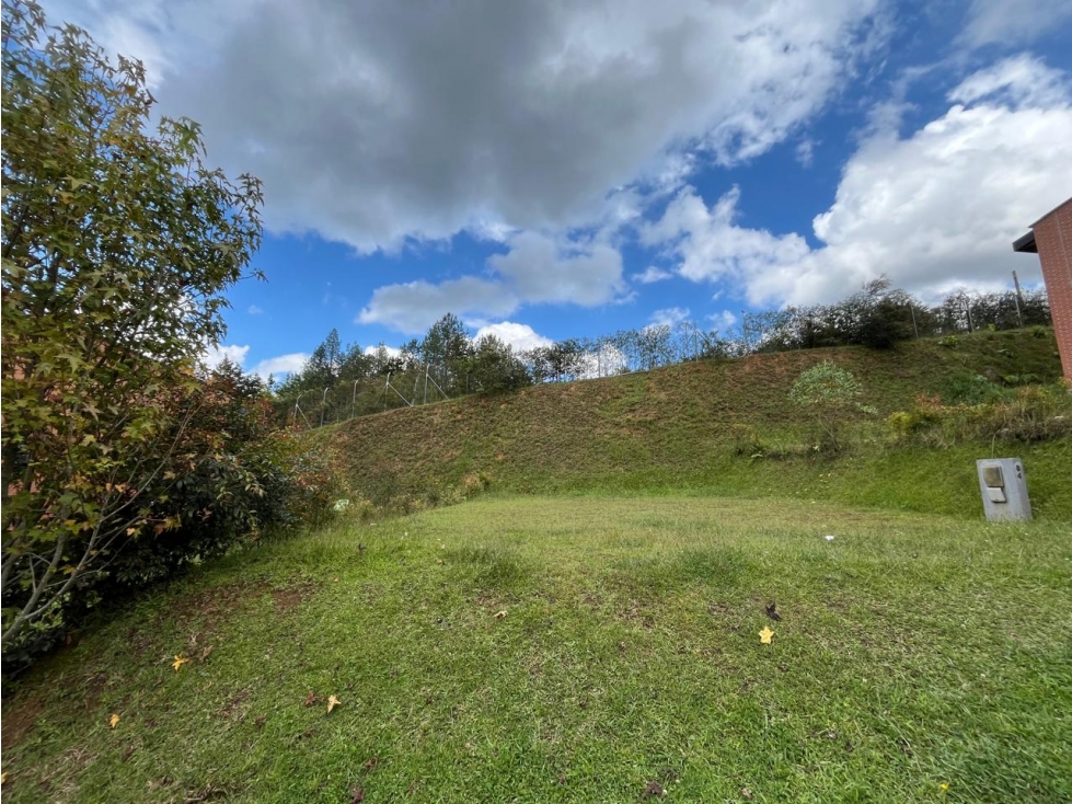 Venta de Lote en Unidad Cerrada El Retiro — foto 3