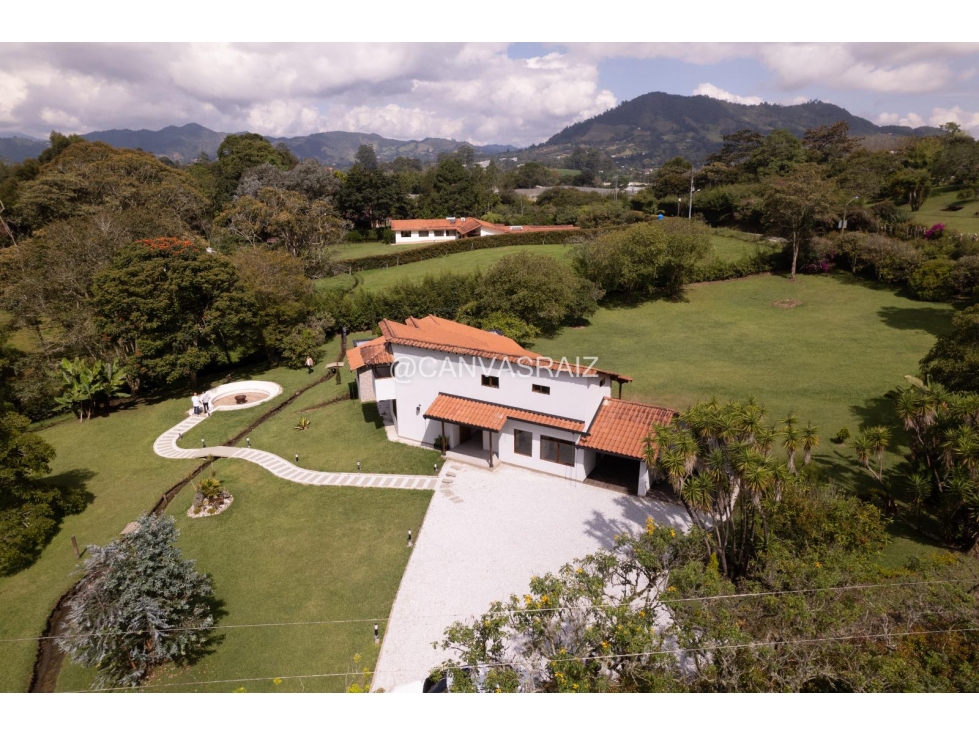 Casa Campestre Independiente vía San Antonio - La Ceja