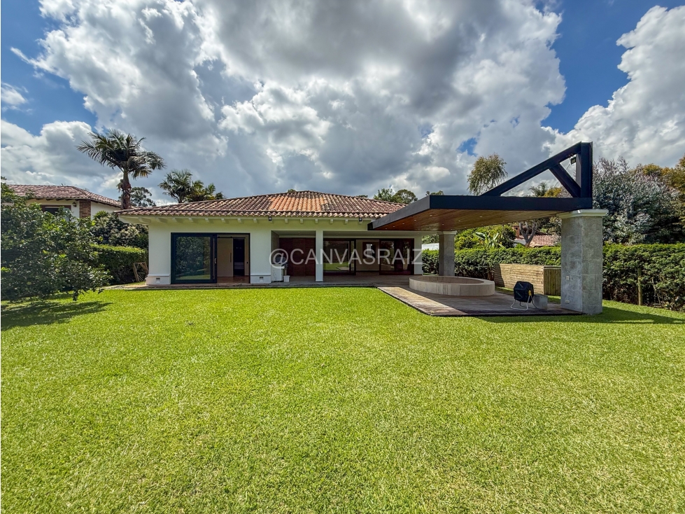 ARRIENDO DE CASA EN PARCELACIÓN LLANOGRANDE