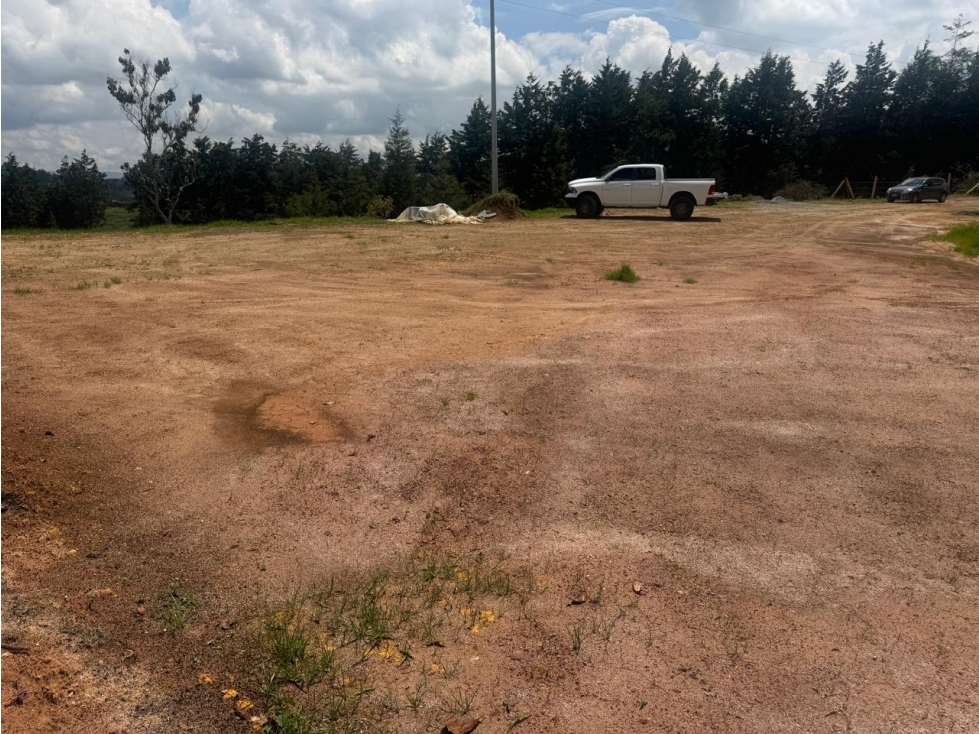 Lote Independiente Sector Aeropuerto con vista y bosque — foto 3