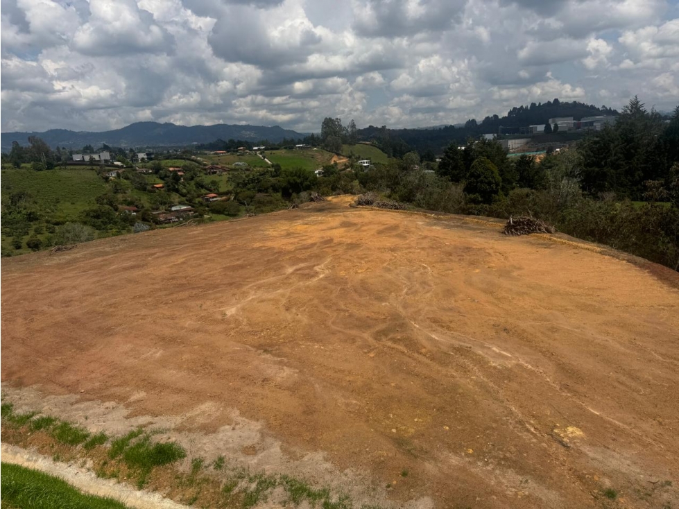 LOTE INDEPENDIENTE SECTOR AEROPUERTO — foto 3