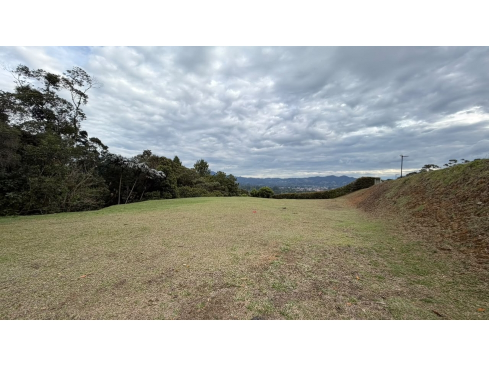 OPORTUNIDAD! LOTE CON VISTA PANORÁMICA EN LA CEJA 