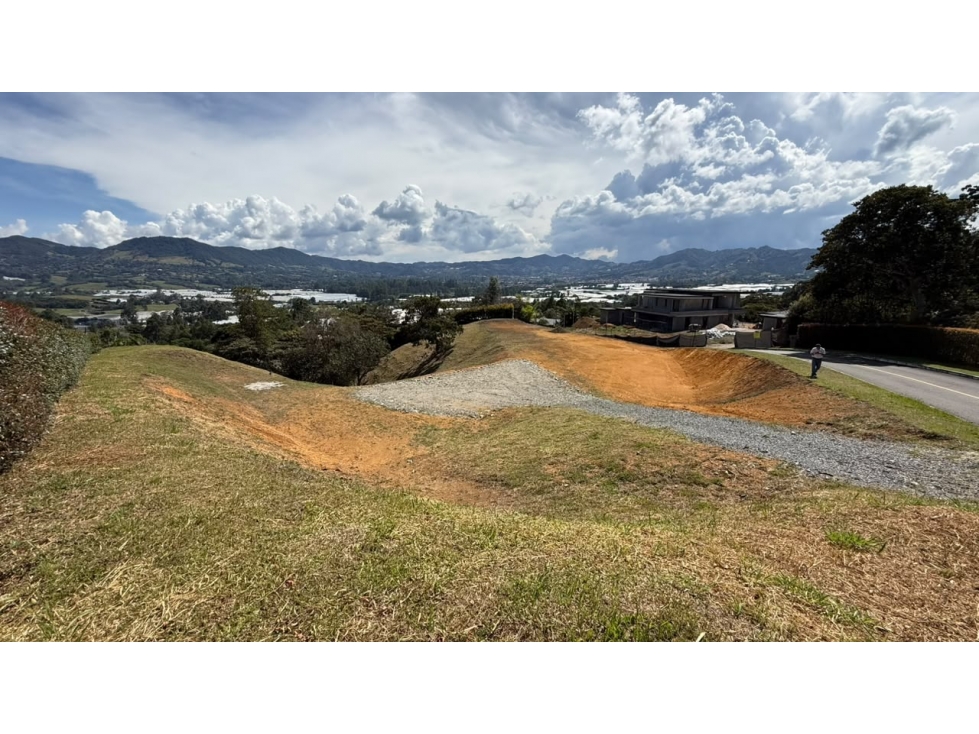 EN VENTA LOTE EN PARCELACIÓN CON VISTA HACIA EL MUNICIPIO DE LA CEJA - 1