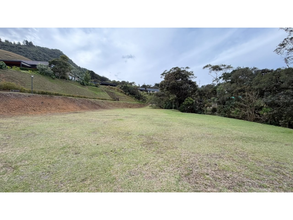 OPORTUNIDAD! LOTE CON VISTA PANORÁMICA EN LA CEJA — foto 2