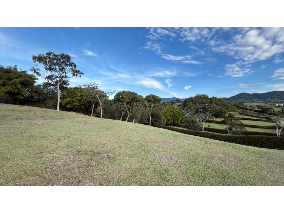 EN VENTA - LOTE EN PARCELACIÓN DETRÁS DEL CLUB DE LLANOGRANDE — foto 3