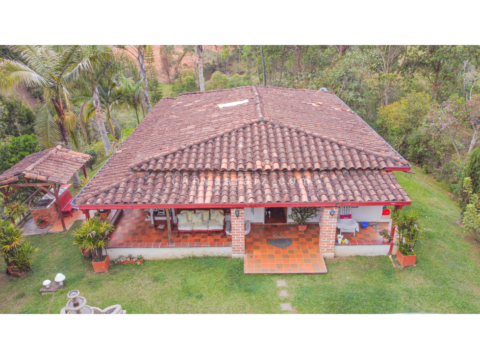 Venta de Finca de Uso Mixto Vereda Hojas Anchas