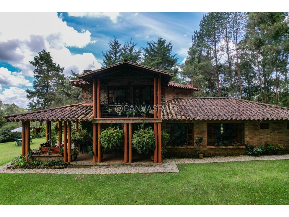 FINCA TIPO CHALET CAMPESTRE EN LLANOGRANDE