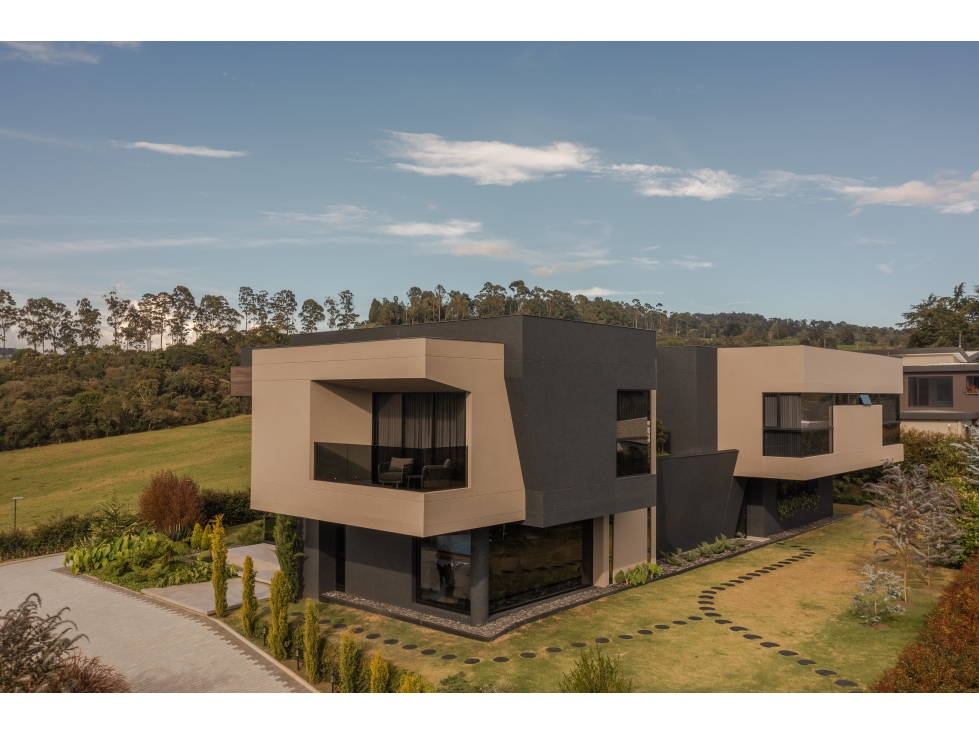 VENTA CASA DE LUJO SECTOR ALTO DE PALMAS — foto 5