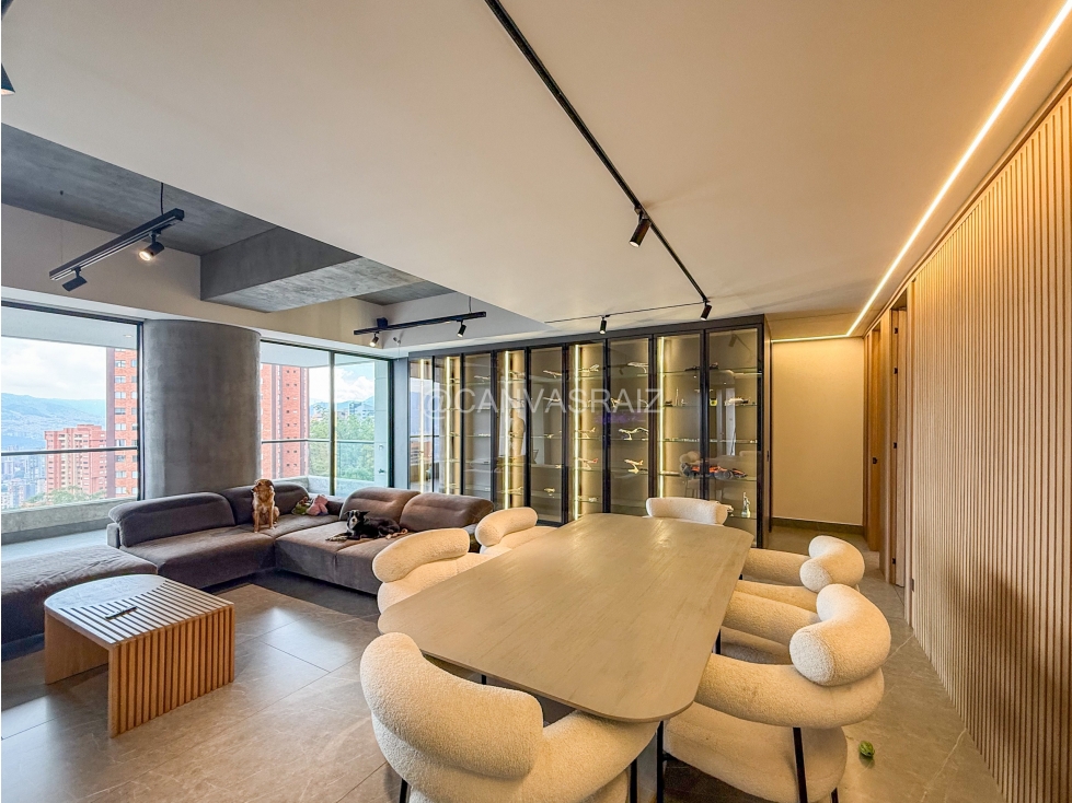 Se vende apartamento remodelado en el Poblado