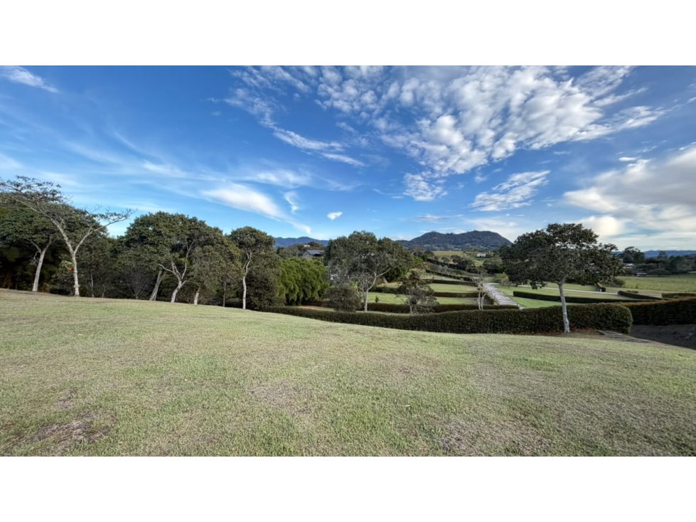 EN VENTA - LOTE EN PARCELACIÓN DETRÁS DEL CLUB DE LLANOGRANDE — foto 4