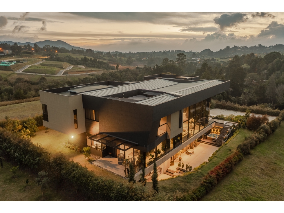 VENTA CASA DE LUJO SECTOR ALTO DE PALMAS — foto 6