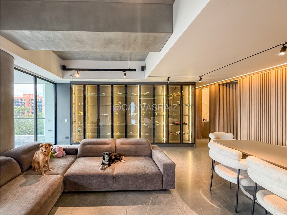 Se vende apartamento remodelado en el Poblado — foto 2
