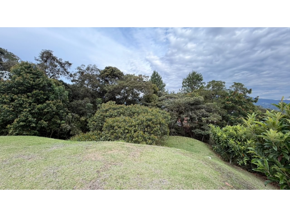OPORTUNIDAD! LOTE CON VISTA PANORÁMICA EN LA CEJA — foto 4