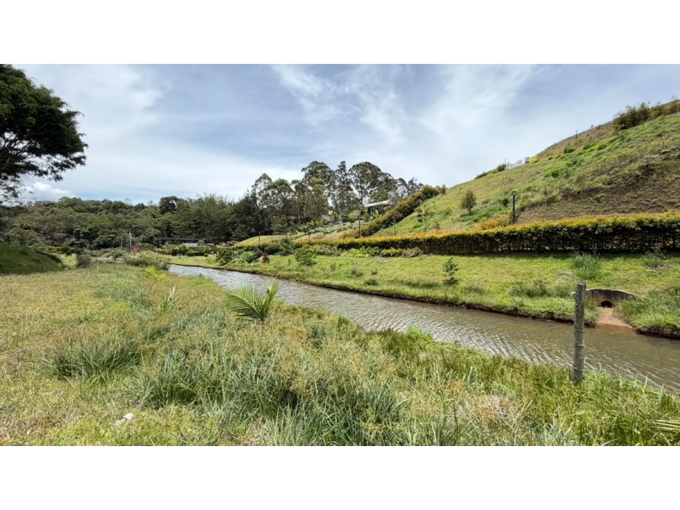 VENTA DE LOTE EN RIONEGRO CON LAGO Y VISTA — foto 3
