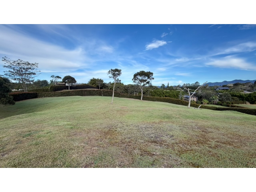 EN VENTA - LOTE CON VISTA EN PARCELACIÓN DETRÁS DEL CLUB LLANOGRANDE — foto 3