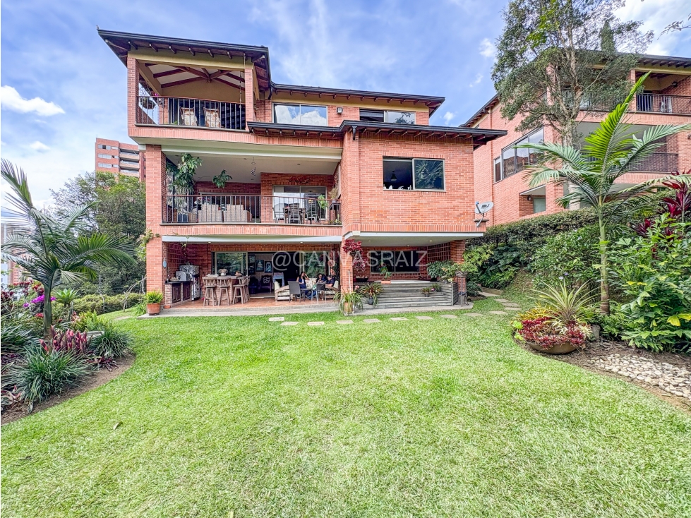 CASA EN UNIDAD CERRADA SECTOR LA CALERA A 3 MIN CC EL TESORO