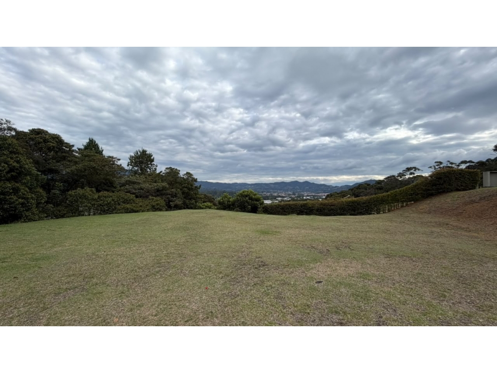 OPORTUNIDAD! LOTE CON VISTA PANORÁMICA EN LA CEJA — foto 5