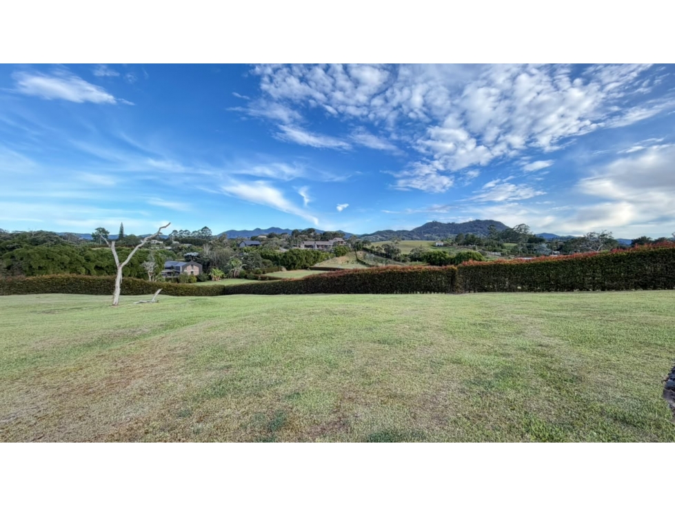 EN VENTA - LOTE CON VISTA EN PARCELACIÓN DETRÁS DEL CLUB LLANOGRANDE