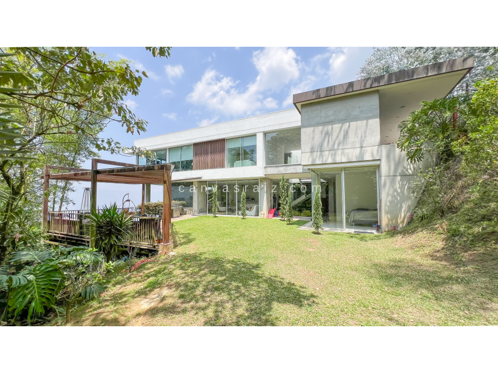 Venta de Casa en Unidad Cerrada en El Poblado