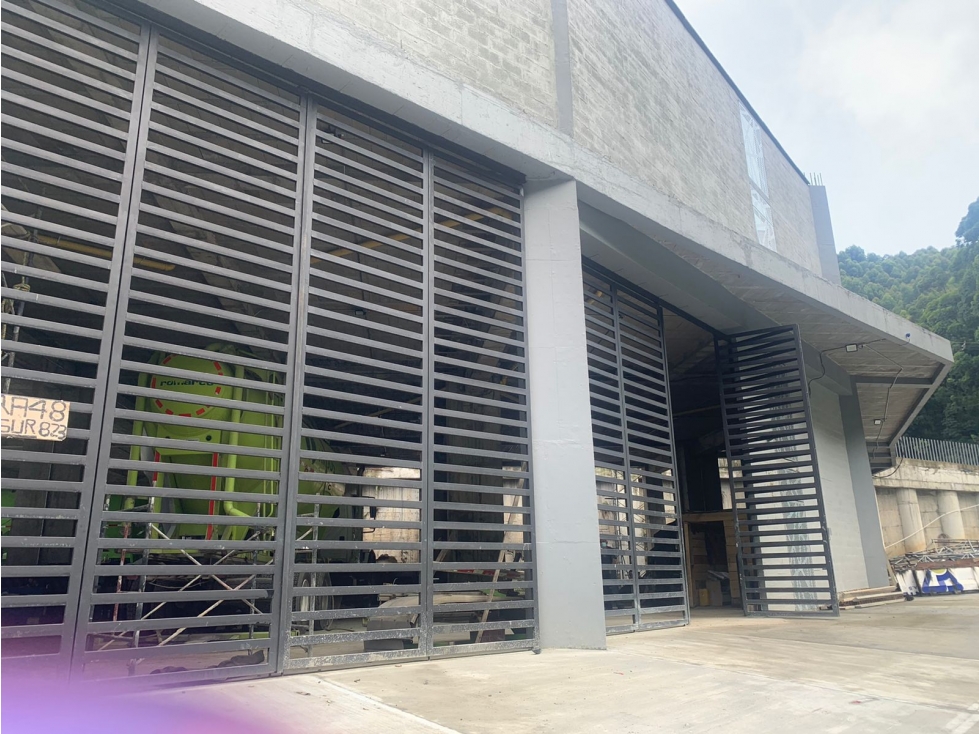Venta de Bodega Ubicada en la Variante de Caldas - 1