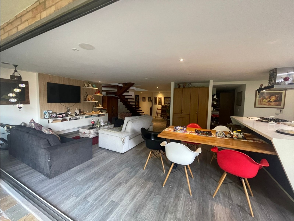 Hermoso Penthouse Duplex en Venta Sabaneta Sector Aves Marías — foto 4