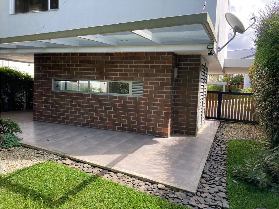 Hermosa Casa en Unidad Cerrada en El Retiro — foto 2
