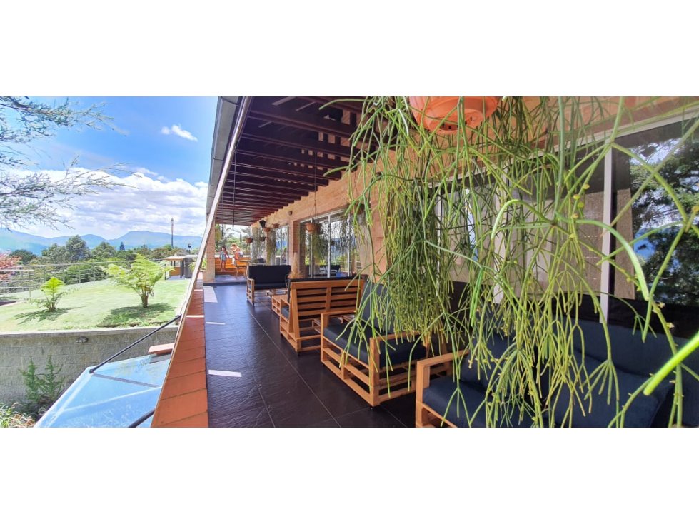 Venta Casa Loma del Chocho Envigado con vista a la ciudad — foto 6